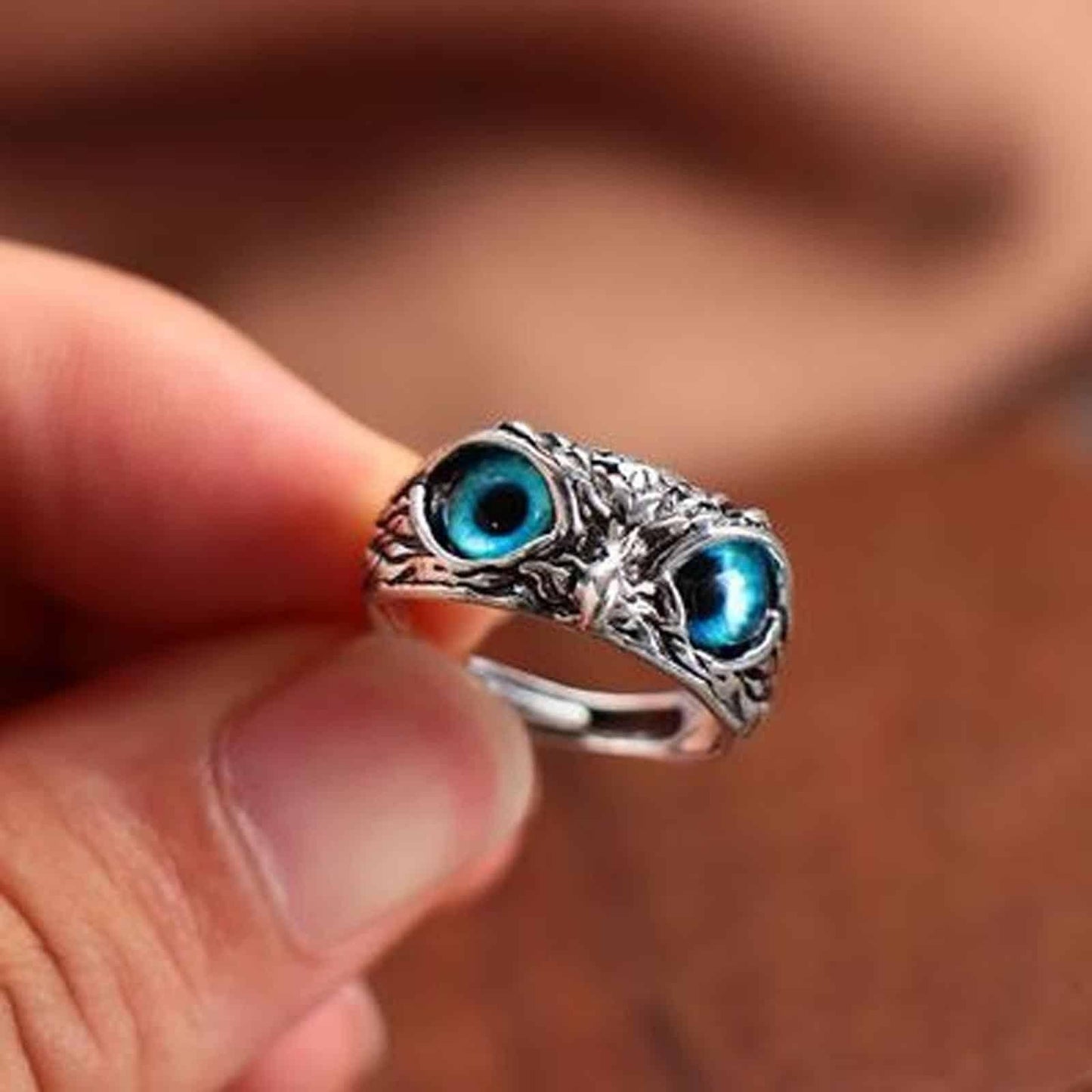 Attractive Silver Plated Owl Ring.