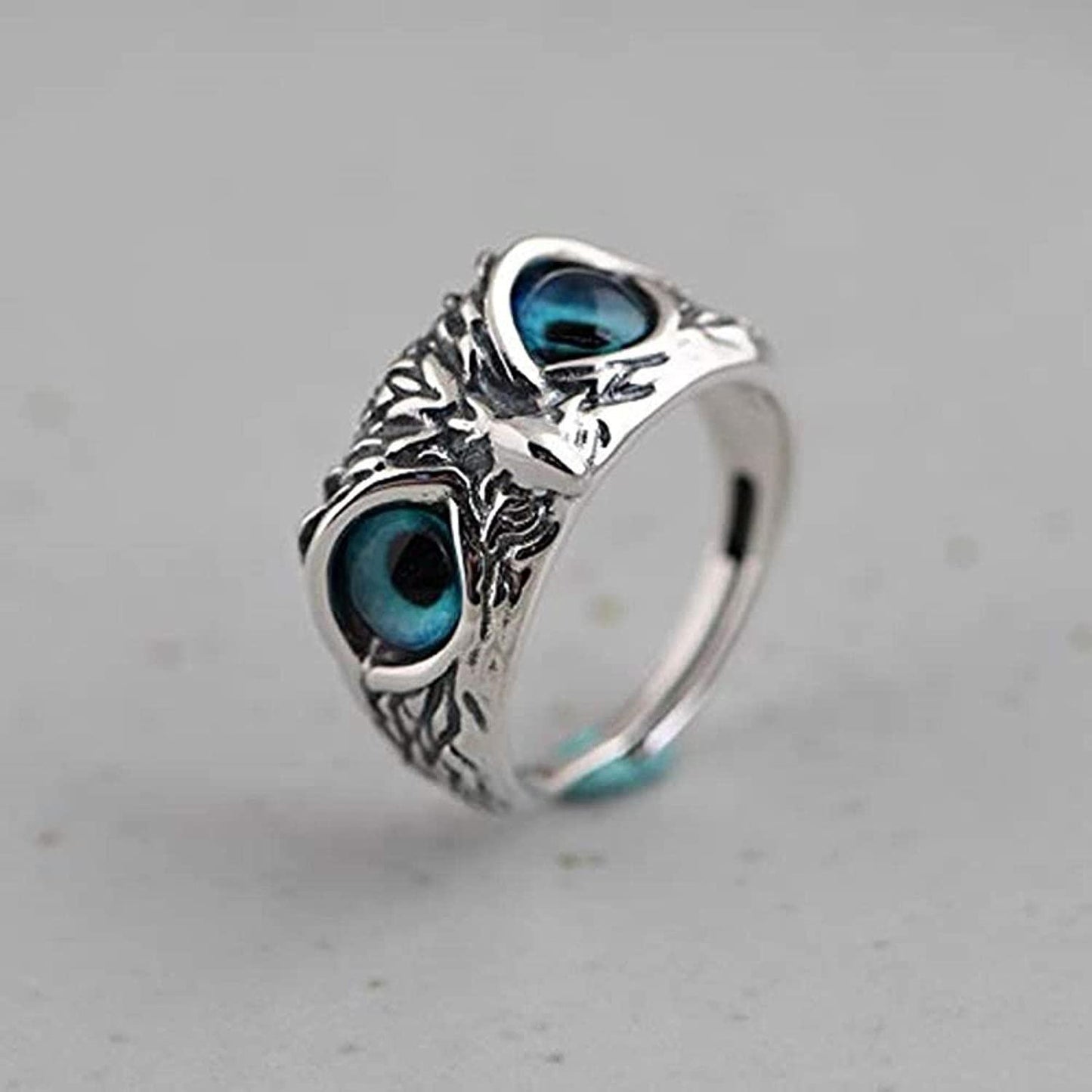 Attractive Silver Plated Owl Ring.